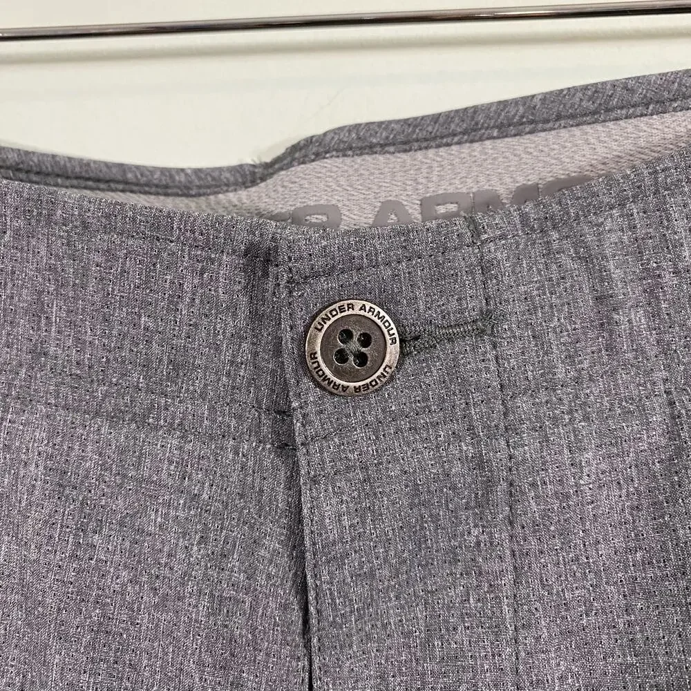 Under Armour Men's Light Grey Anti Slip Waist Straight Leg Golf Pants Size 36/30